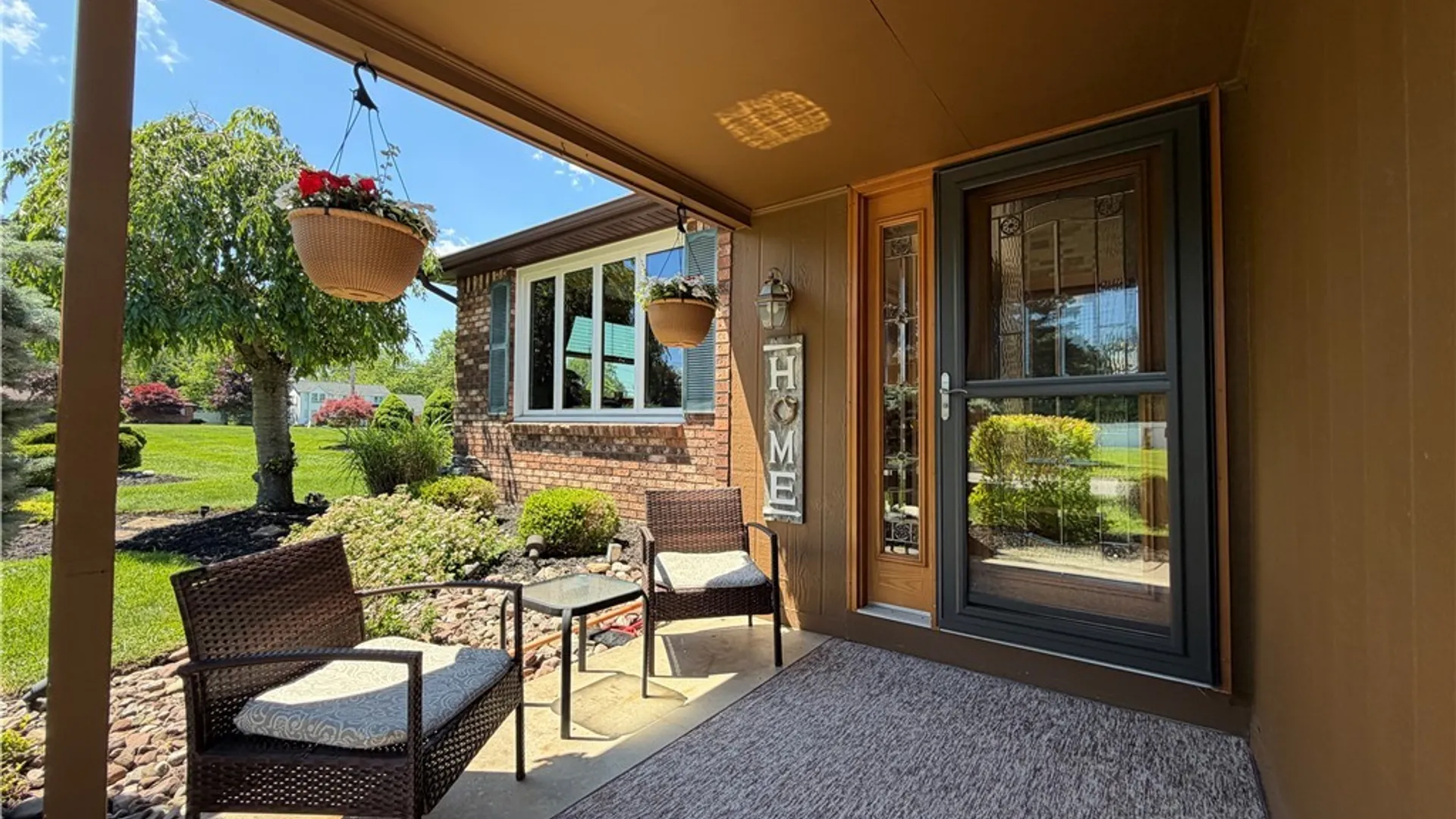 Property at 2 Autumn Lane, Cheektowaga, NY 14043 2