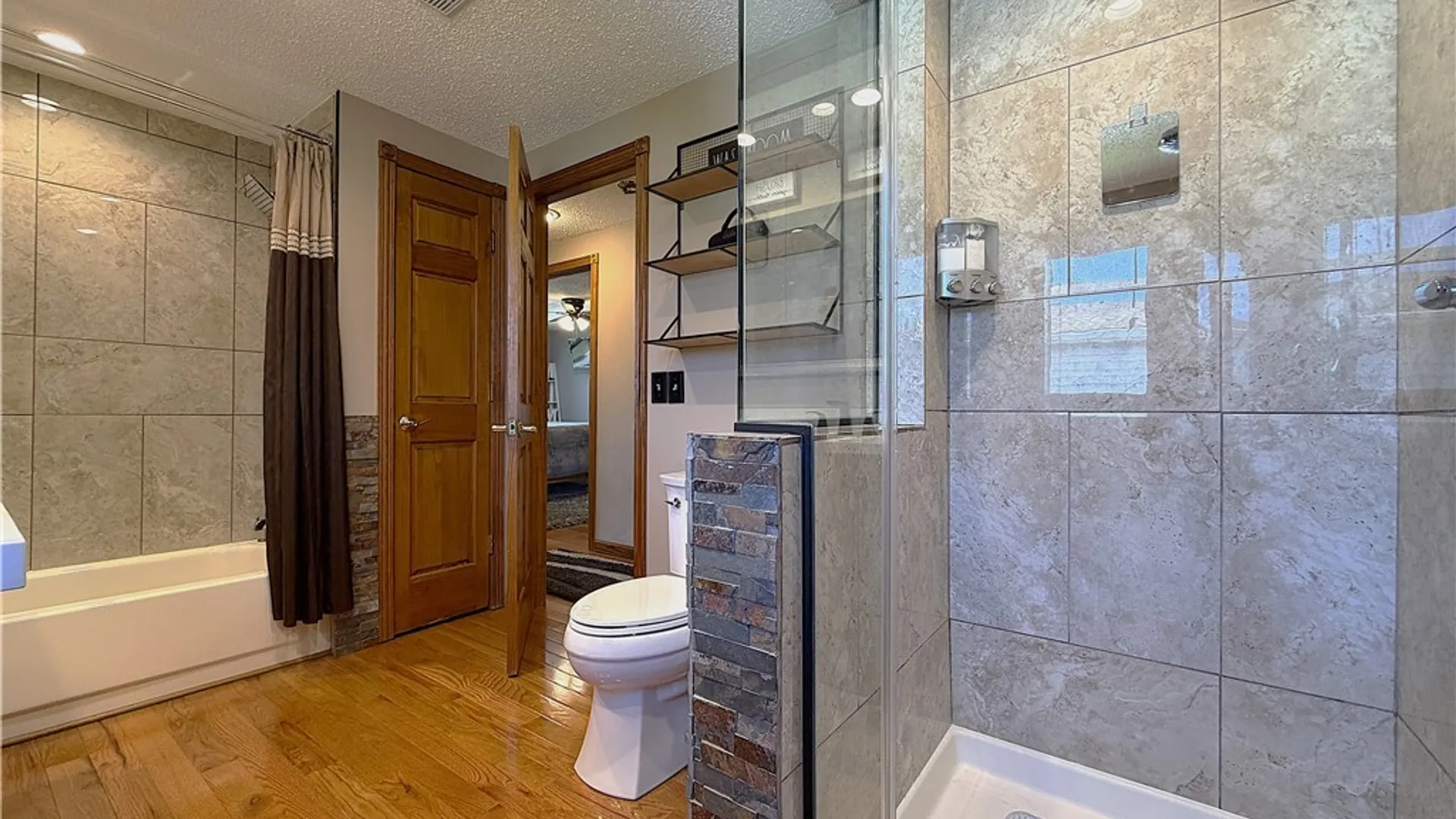 Property at 2 Autumn Lane, Cheektowaga, NY 14043 27