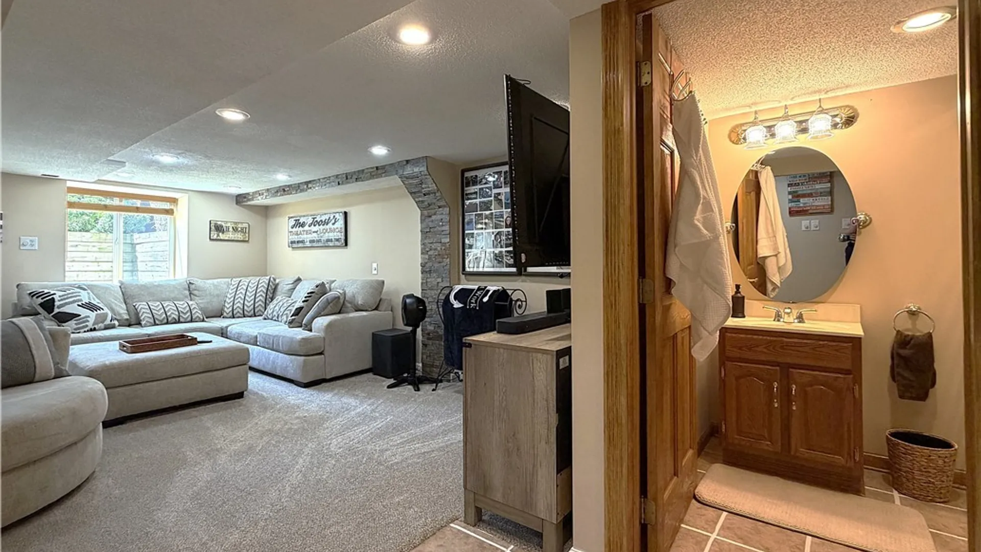 Property at 2 Autumn Lane, Cheektowaga, NY 14043 38