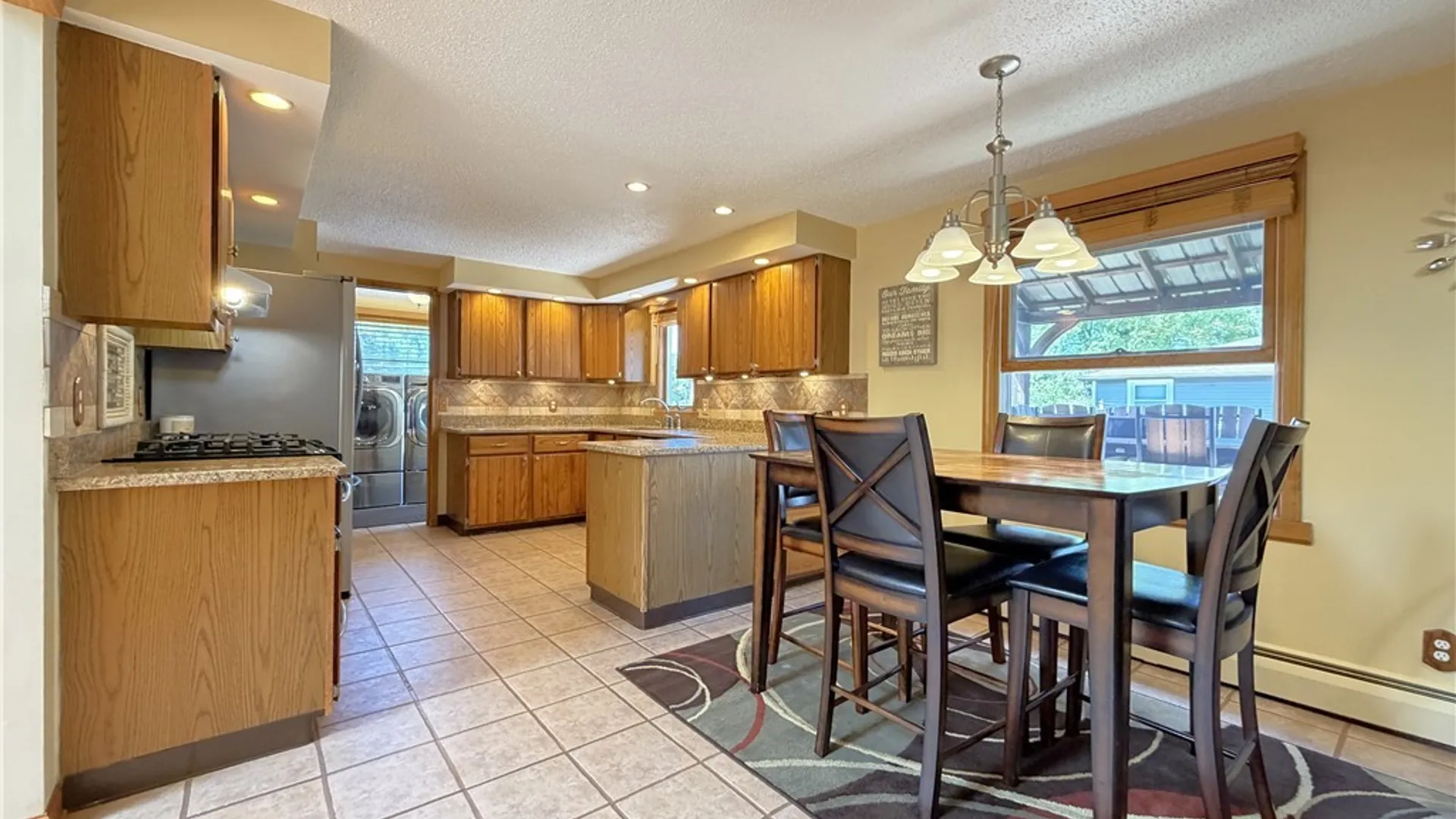 Property at 2 Autumn Lane, Cheektowaga, NY 14043 4
