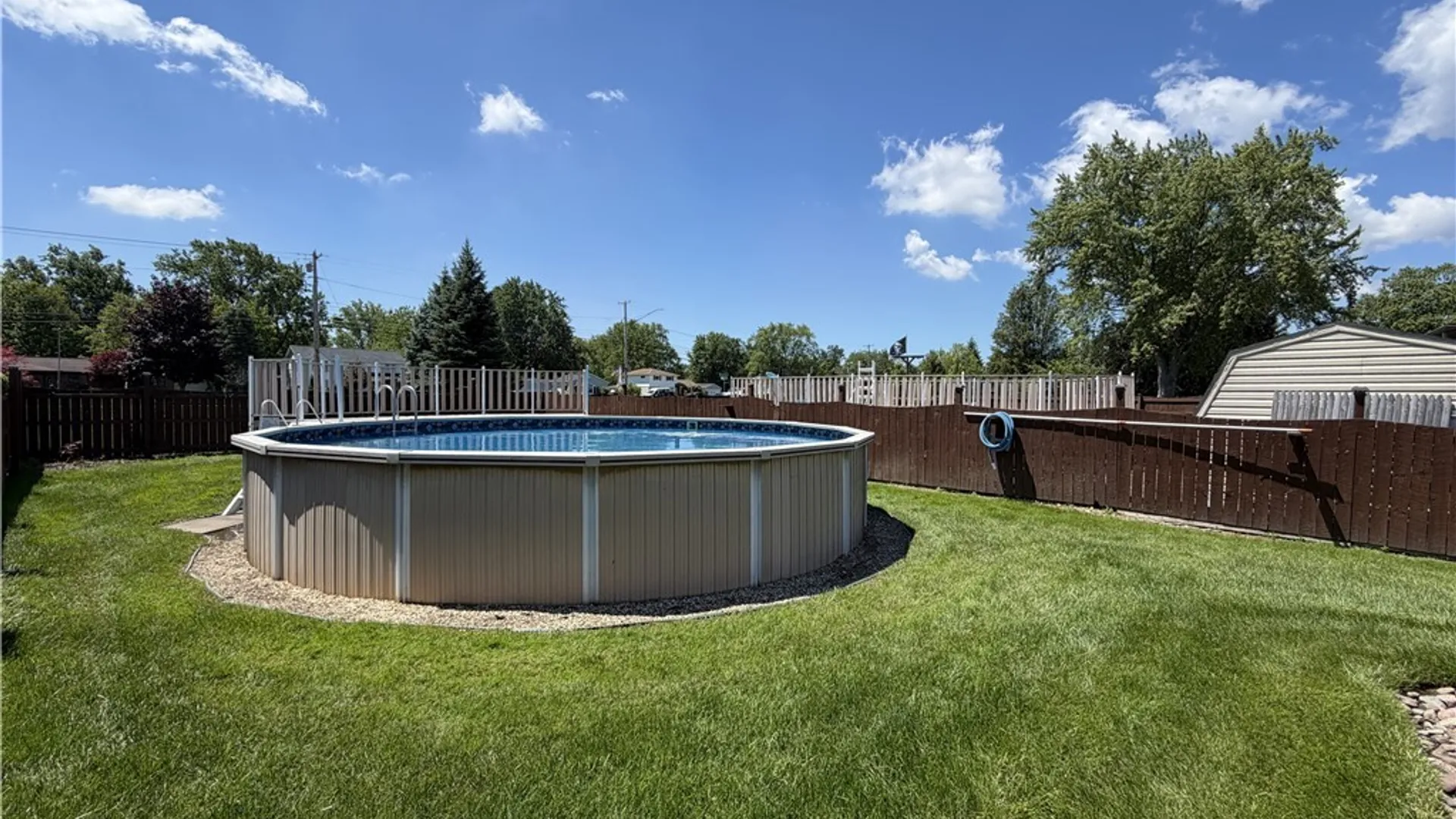 Property at 2 Autumn Lane, Cheektowaga, NY 14043 42
