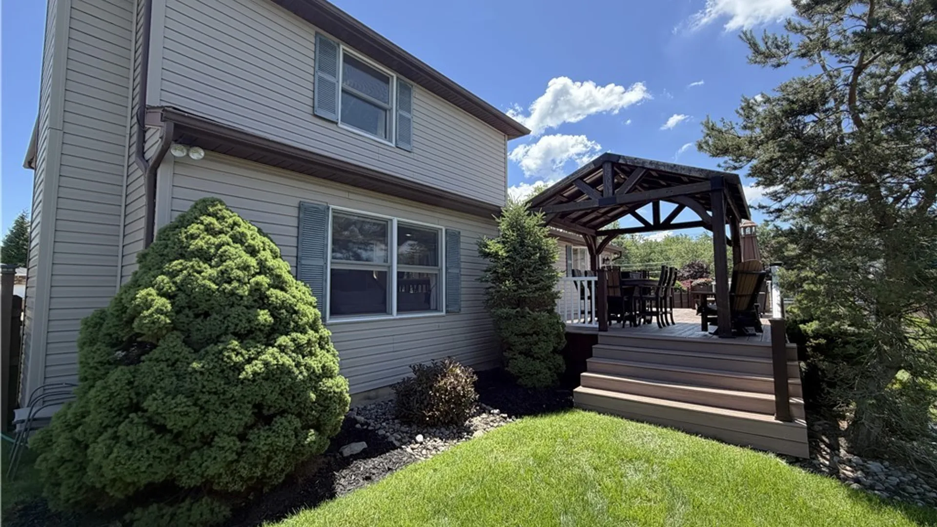 Property at 2 Autumn Lane, Cheektowaga, NY 14043 44