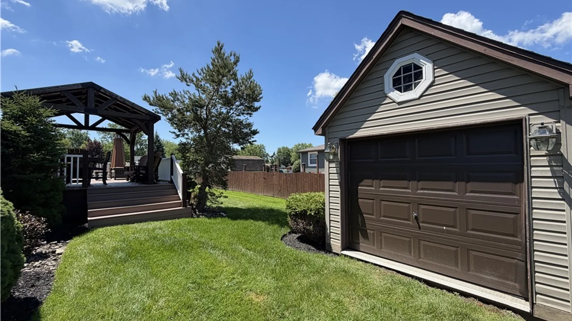 Property at 2 Autumn Lane, Cheektowaga, NY 14043 45