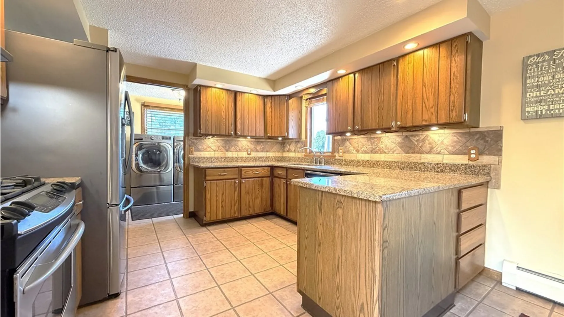Property at 2 Autumn Lane, Cheektowaga, NY 14043 5