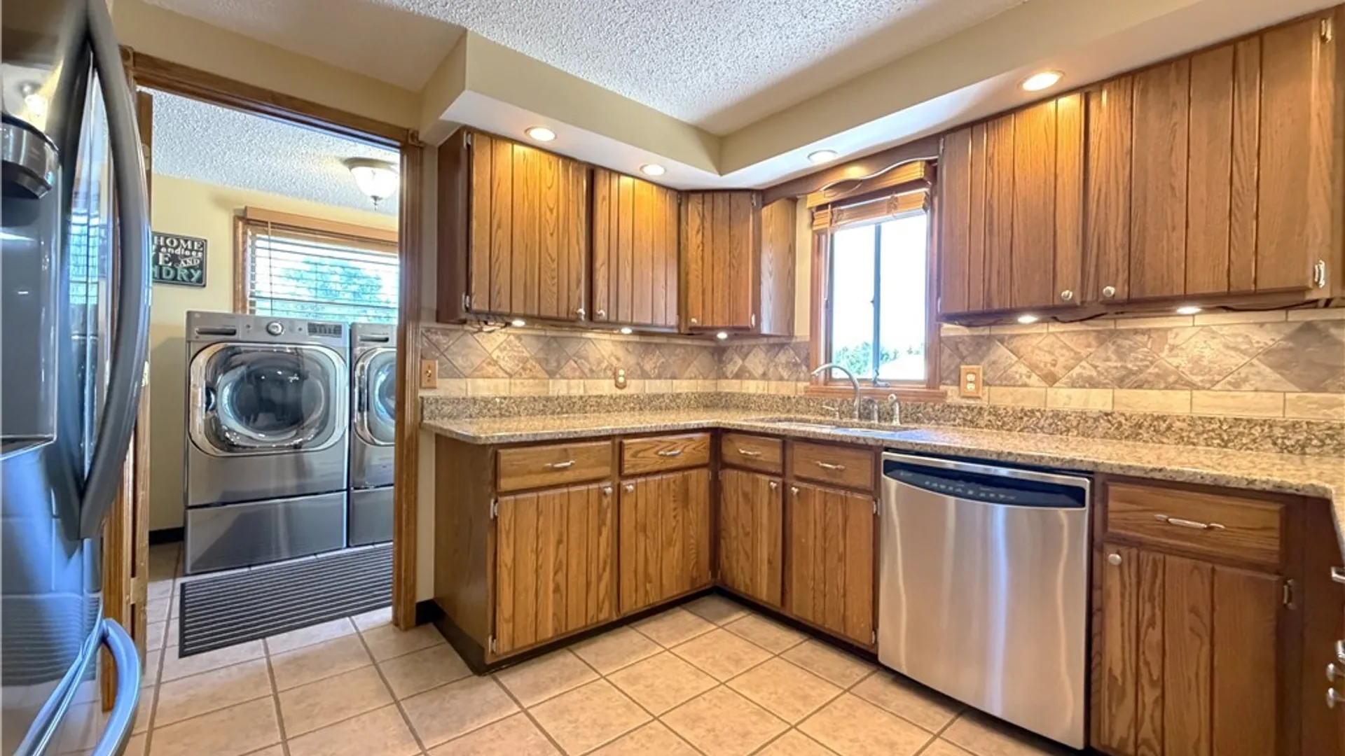 Property at 2 Autumn Lane, Cheektowaga, NY 14043 6