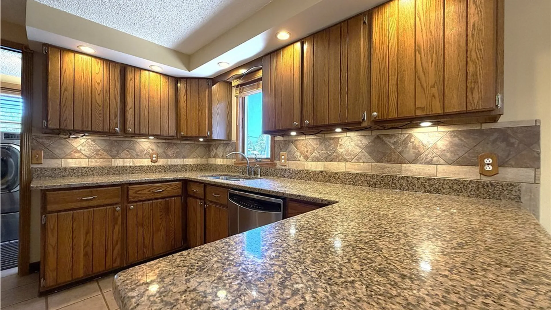 Property at 2 Autumn Lane, Cheektowaga, NY 14043 7