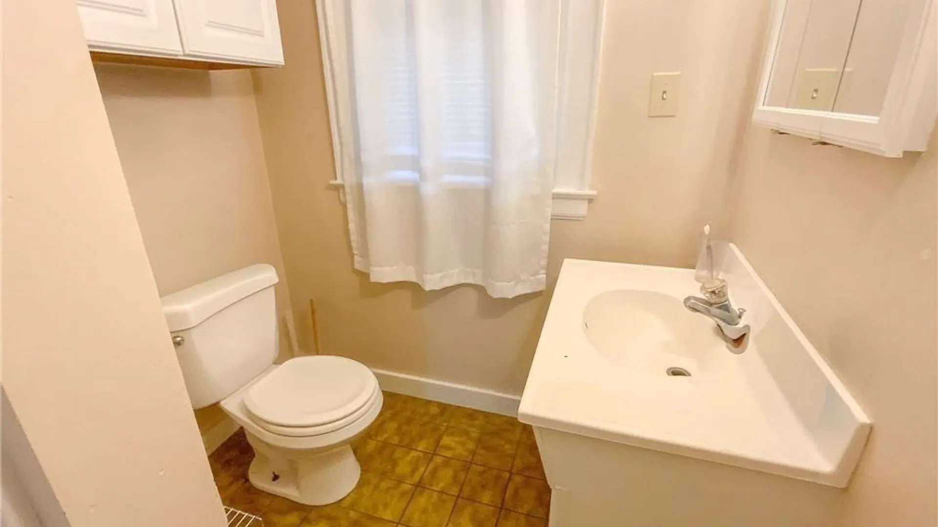 Property at 911 Ackerman Avenue, Syracuse, NY 13210 10