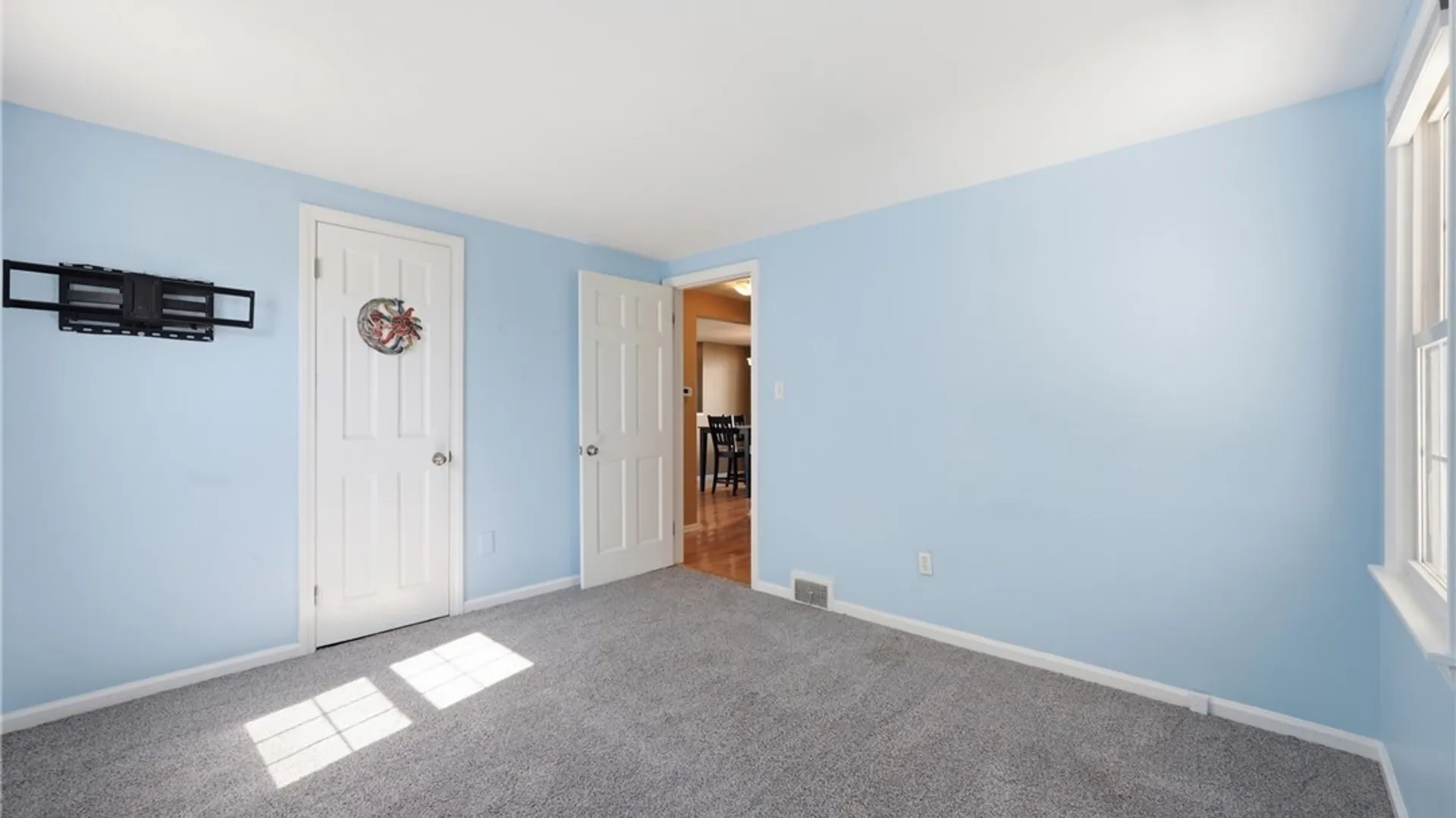 Property at 57 Gardenwood Lane, Tonawanda, NY 14223 20