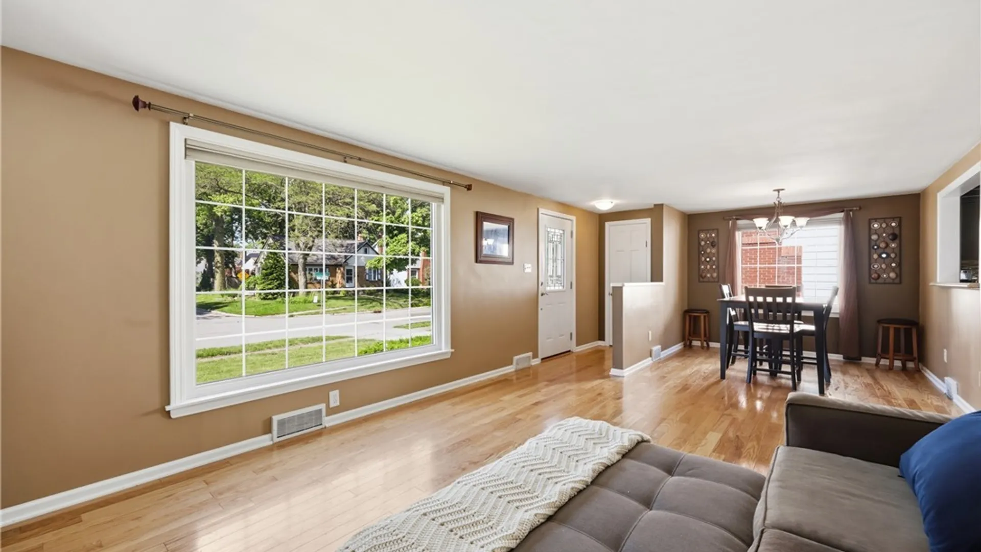 Property at 57 Gardenwood Lane, Tonawanda, NY 14223 9