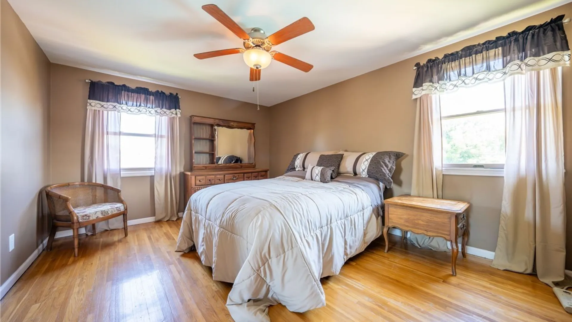 Property at 26 Harwood Road, West Seneca, NY 14224 29