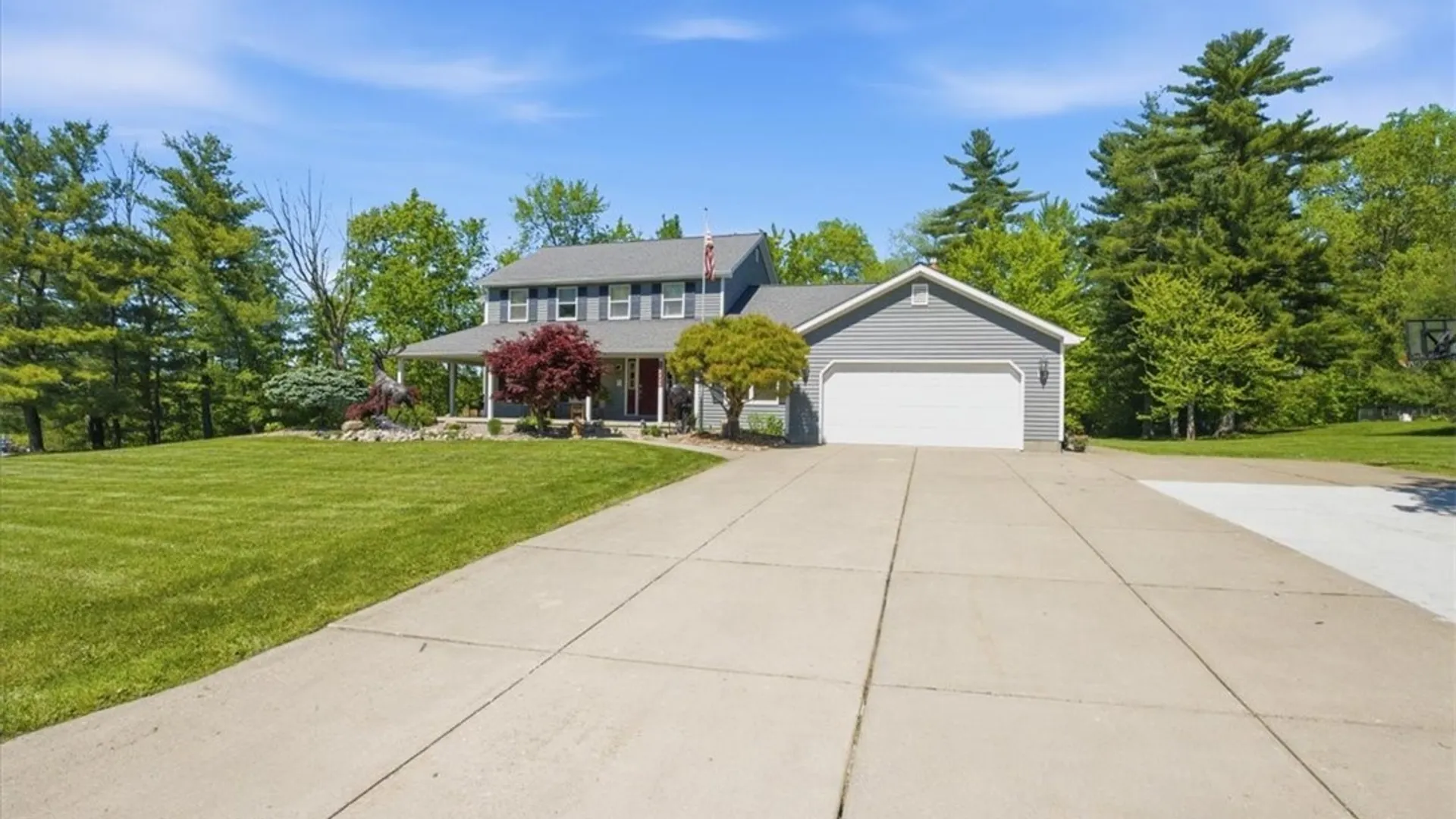 Property at 5343 Oakridge Drive, Hamburg, NY 14075 3