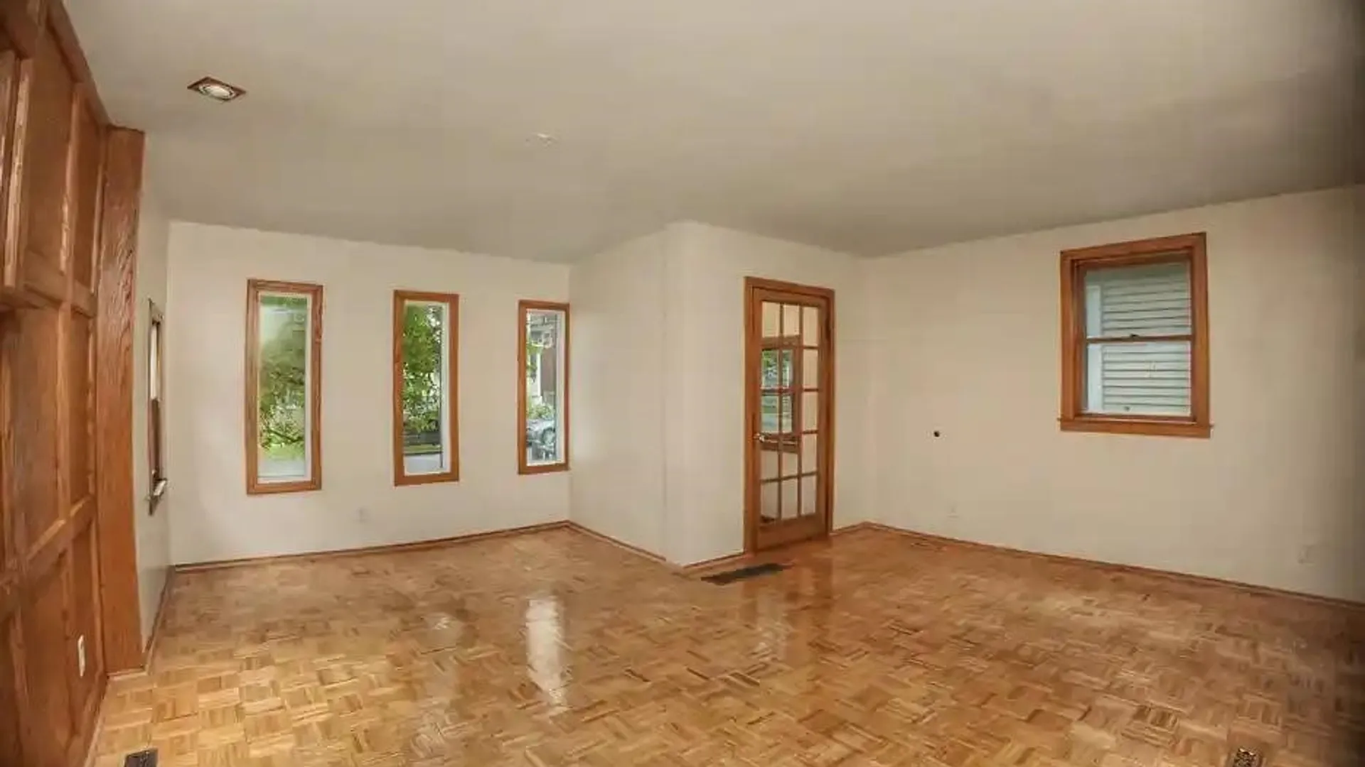 Property at 31 Riverside Avenue, Buffalo, NY 14207 13