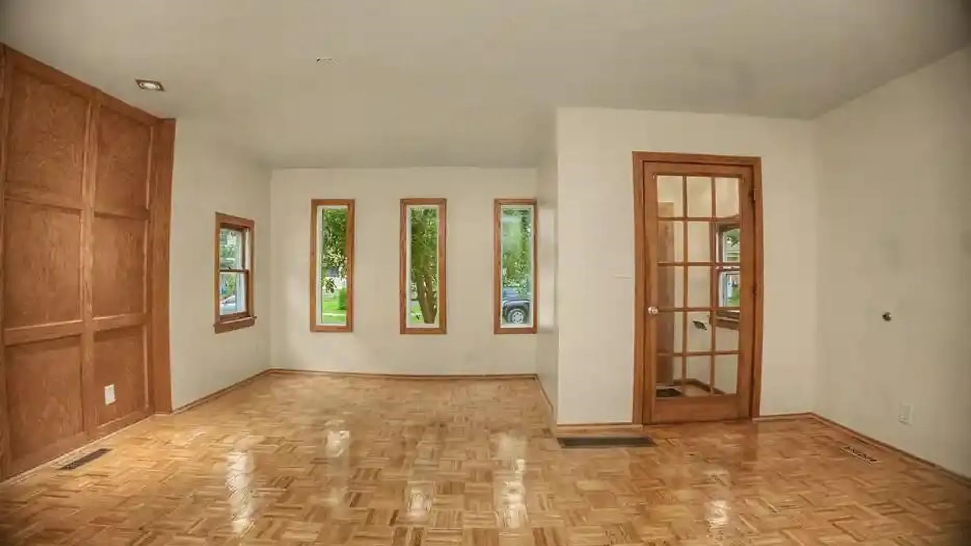 Property at 31 Riverside Avenue, Buffalo, NY 14207 14