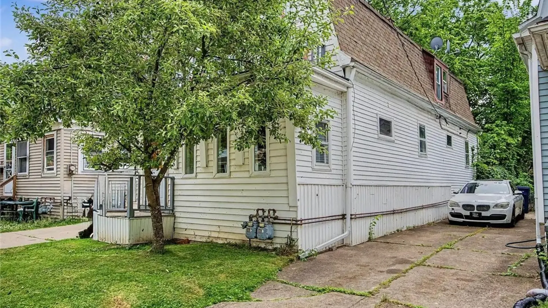 Property at 31 Riverside Avenue, Buffalo, NY 14207 5