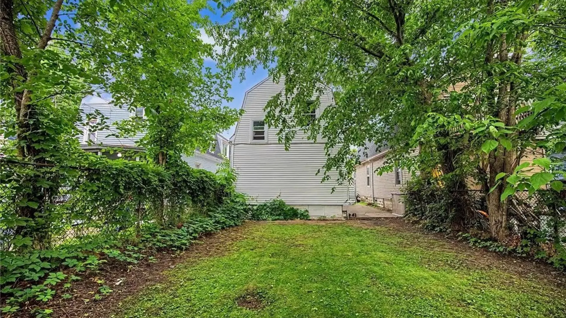 Property at 31 Riverside Avenue, Buffalo, NY 14207 8