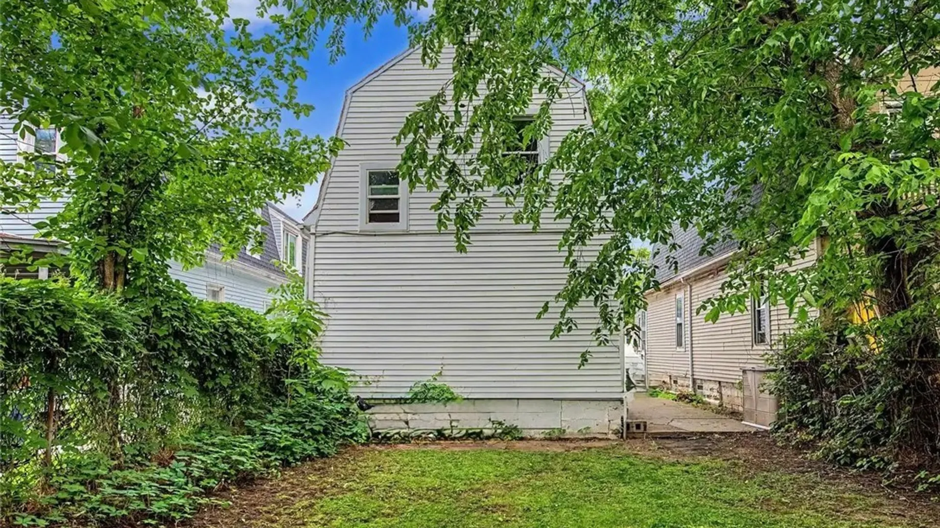 Property at 31 Riverside Avenue, Buffalo, NY 14207 9