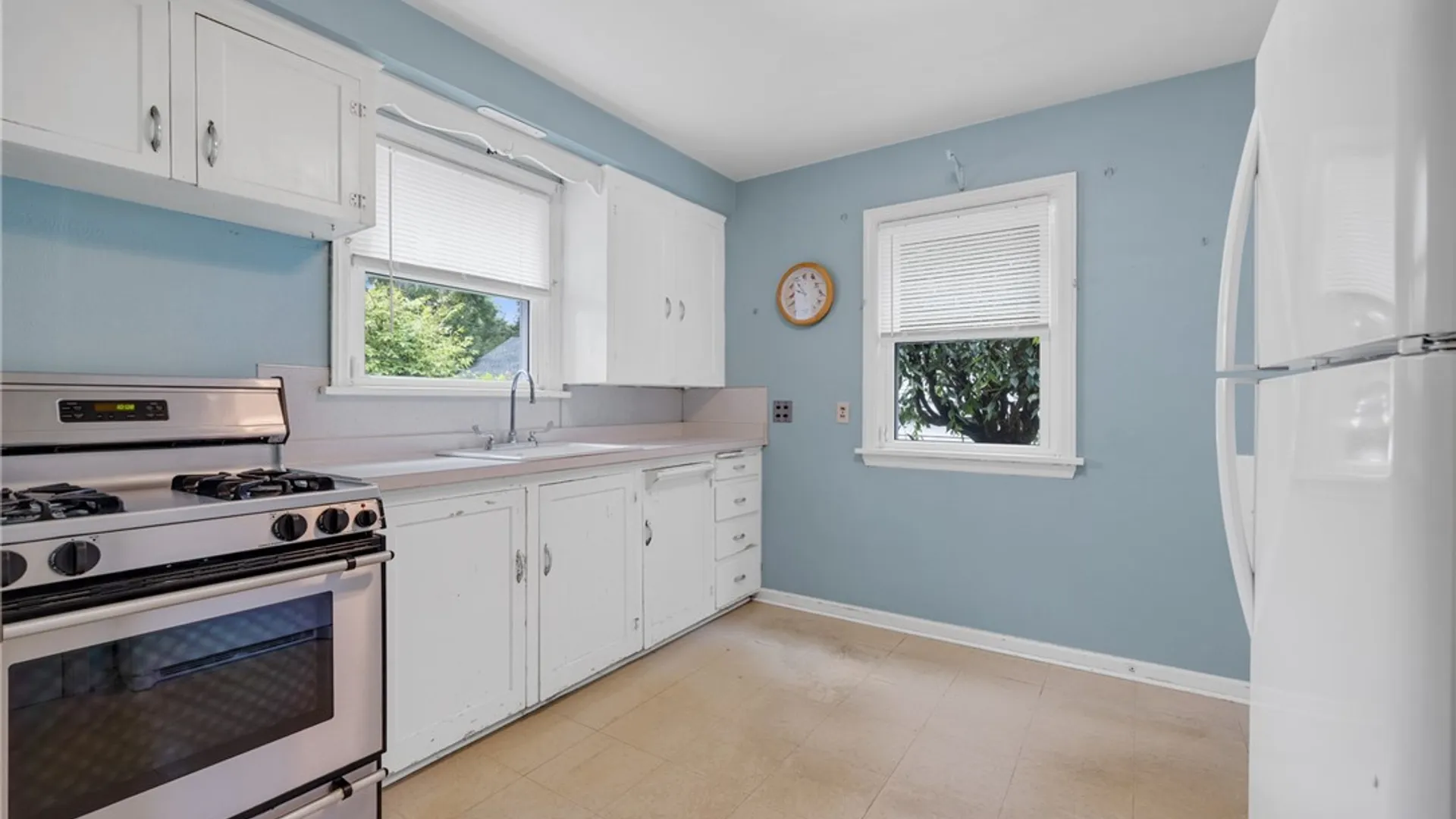 Property at 42 Sunset Drive, Brighton, NY 14618 13
