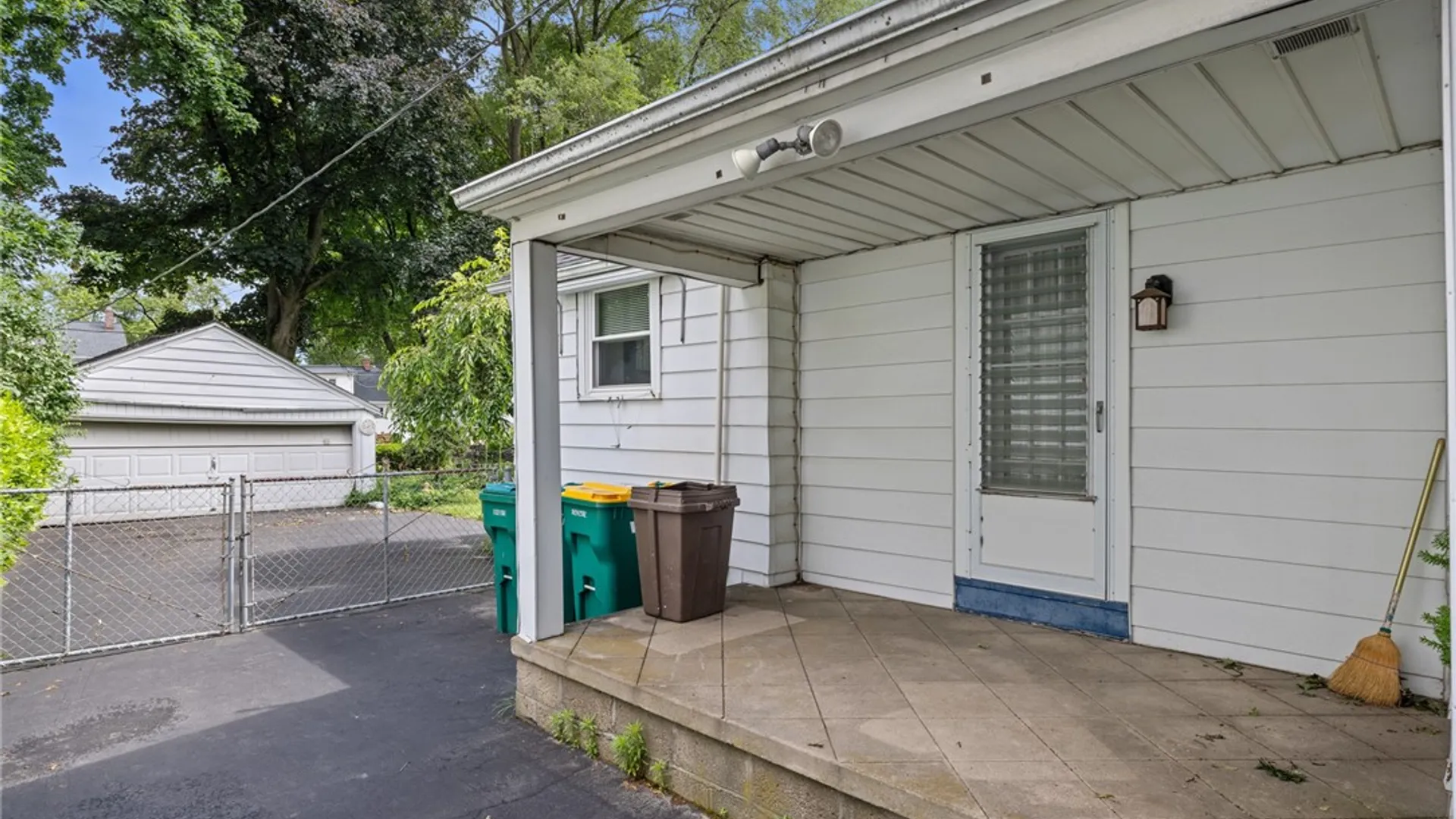 Property at 42 Sunset Drive, Brighton, NY 14618 27