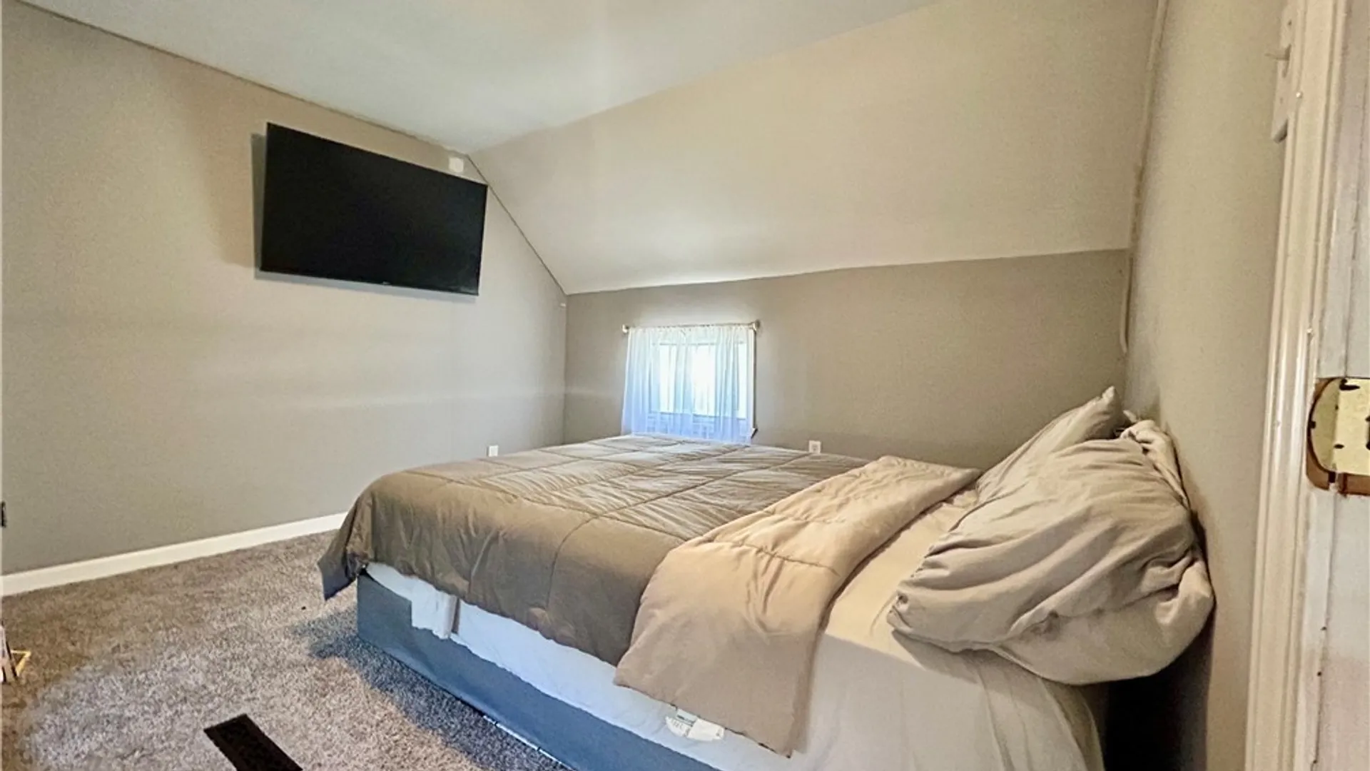 Property at 113 Massachusetts Avenue, Buffalo, NY 14213 31