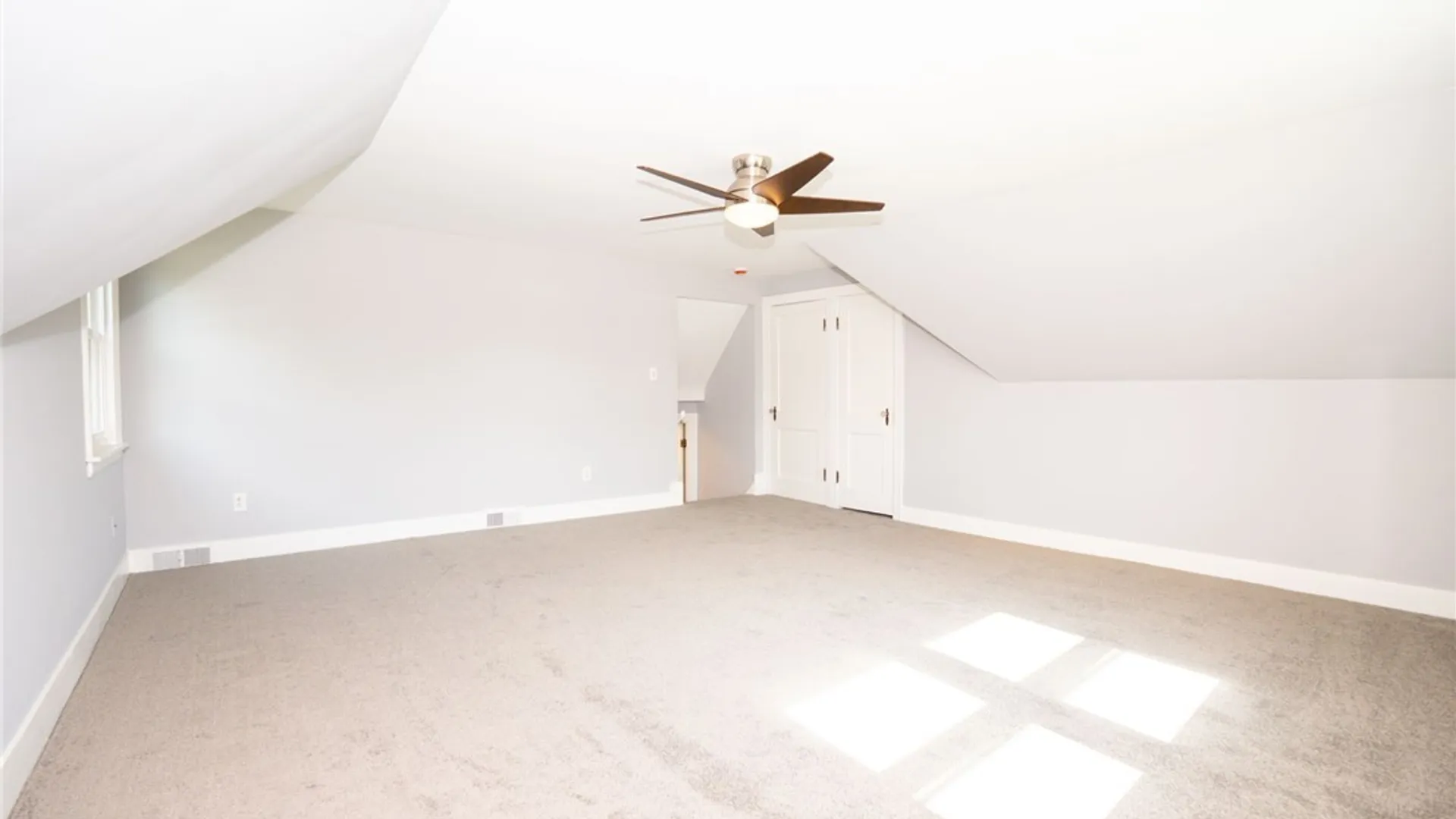 Property at 53 S Shore Boulevard, Lackawanna, NY 14218 32