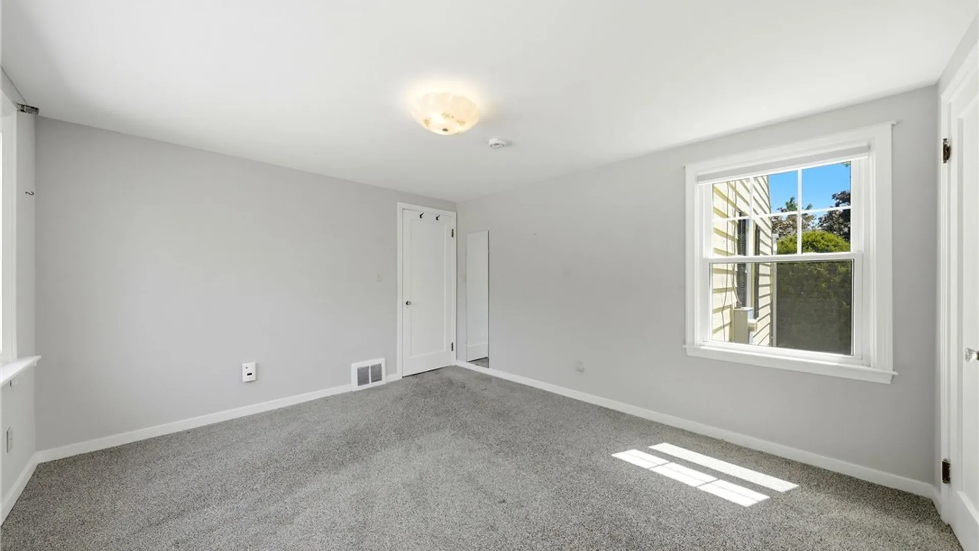 Property at 114 Brockett Drive, Tonawanda, NY 14223 12