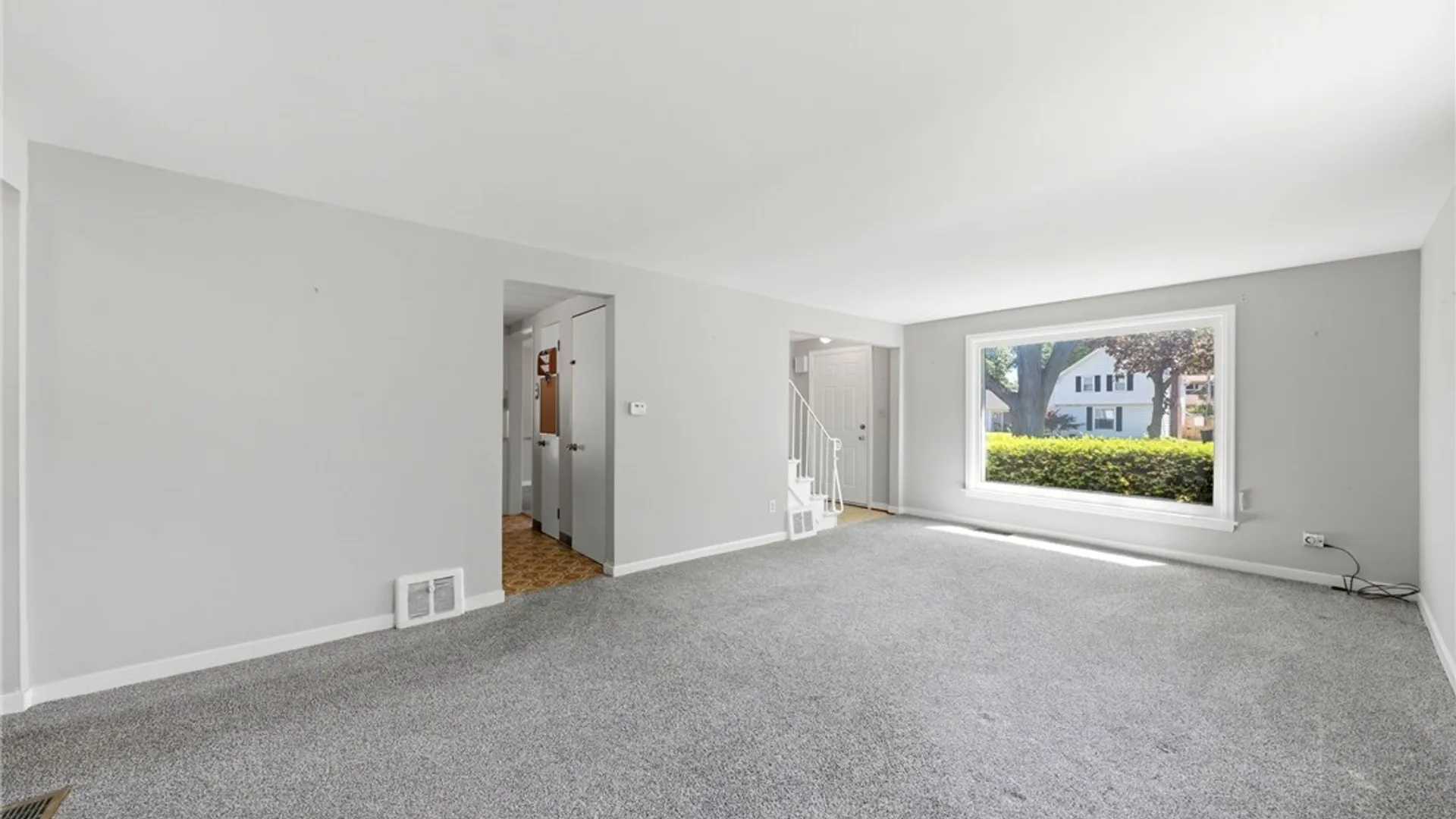 Property at 114 Brockett Drive, Tonawanda, NY 14223 2