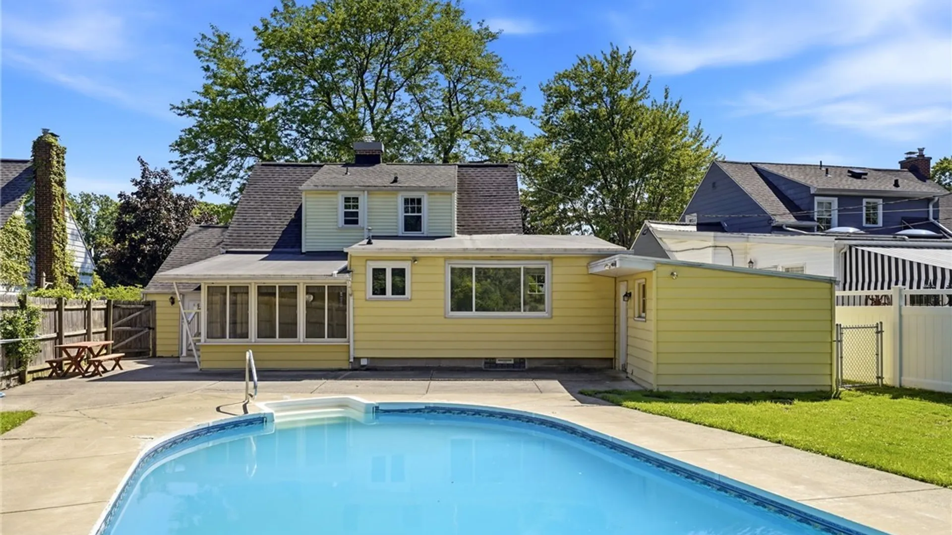 Property at 114 Brockett Drive, Tonawanda, NY 14223 31