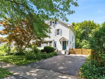 148 Rawlinson Road, Irondequoit, NY 14617