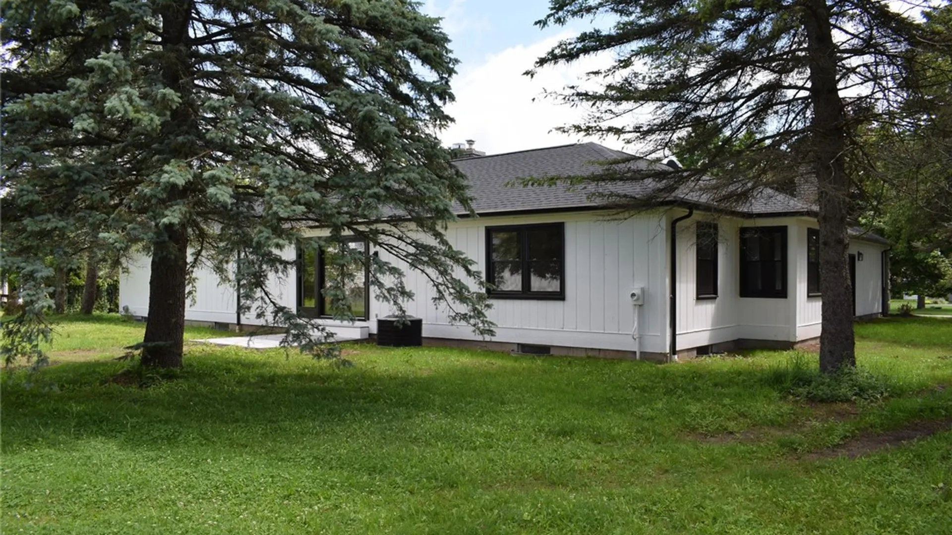 Property at 88 Stuyvesant Road, Pittsford, NY 14534 2