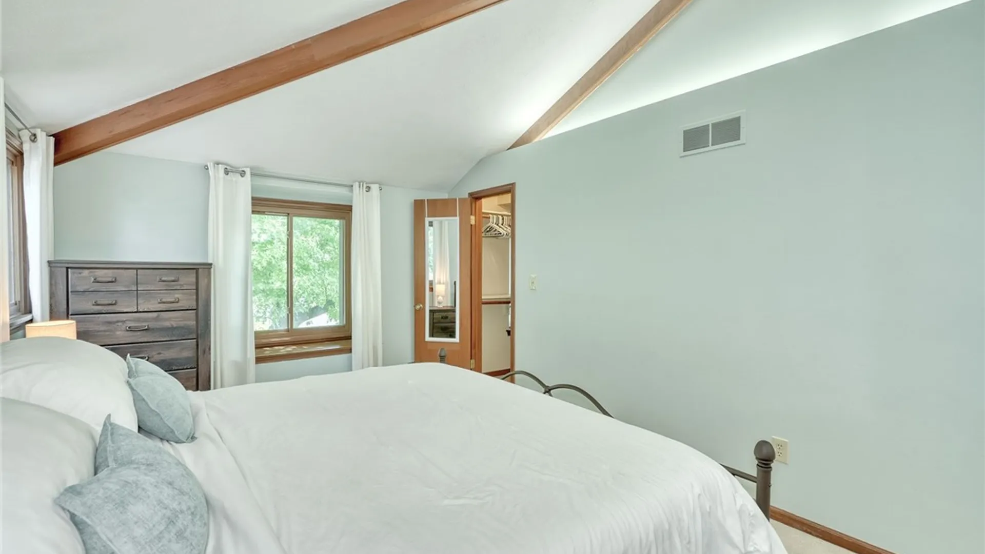 Property at 28 Black Mallard Circle, Perinton, NY 14450 25