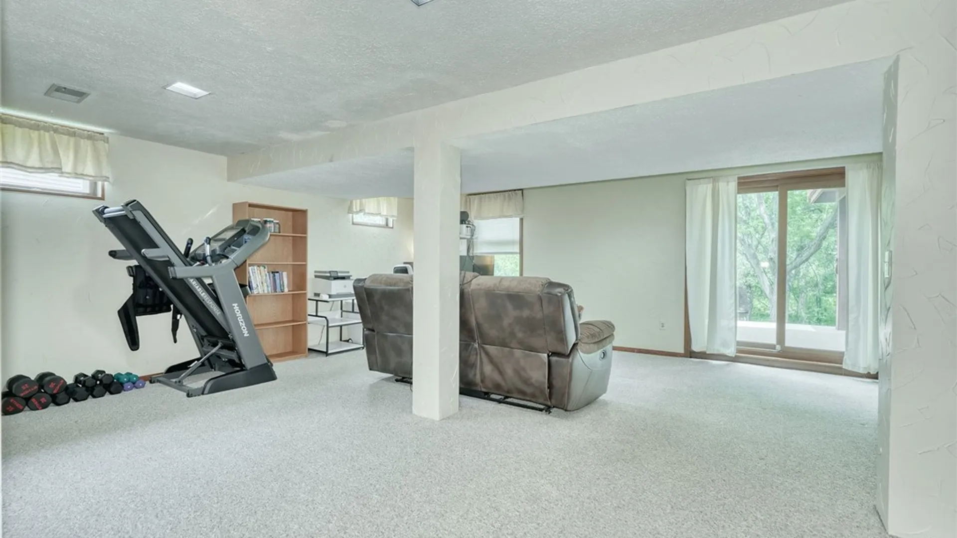 Property at 28 Black Mallard Circle, Perinton, NY 14450 38