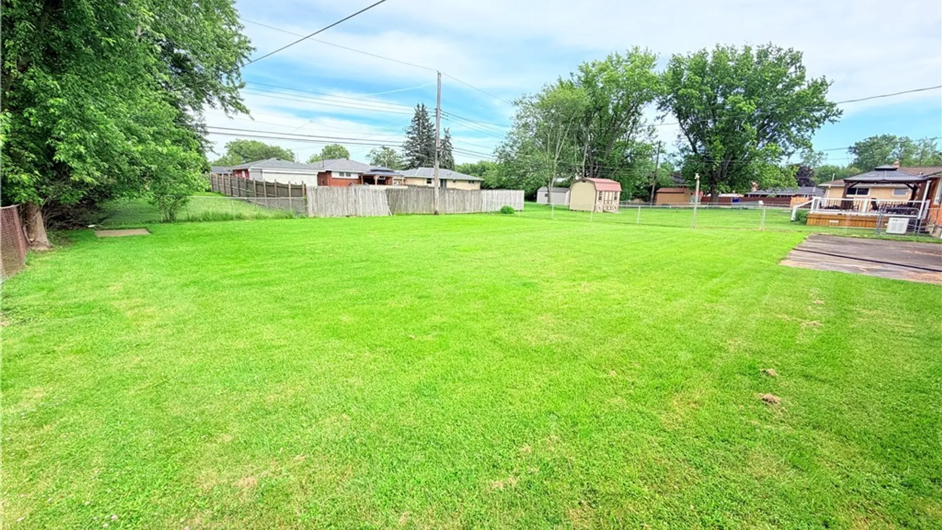 Property at 45 Charlescrest Court, West Seneca, NY 14224 25