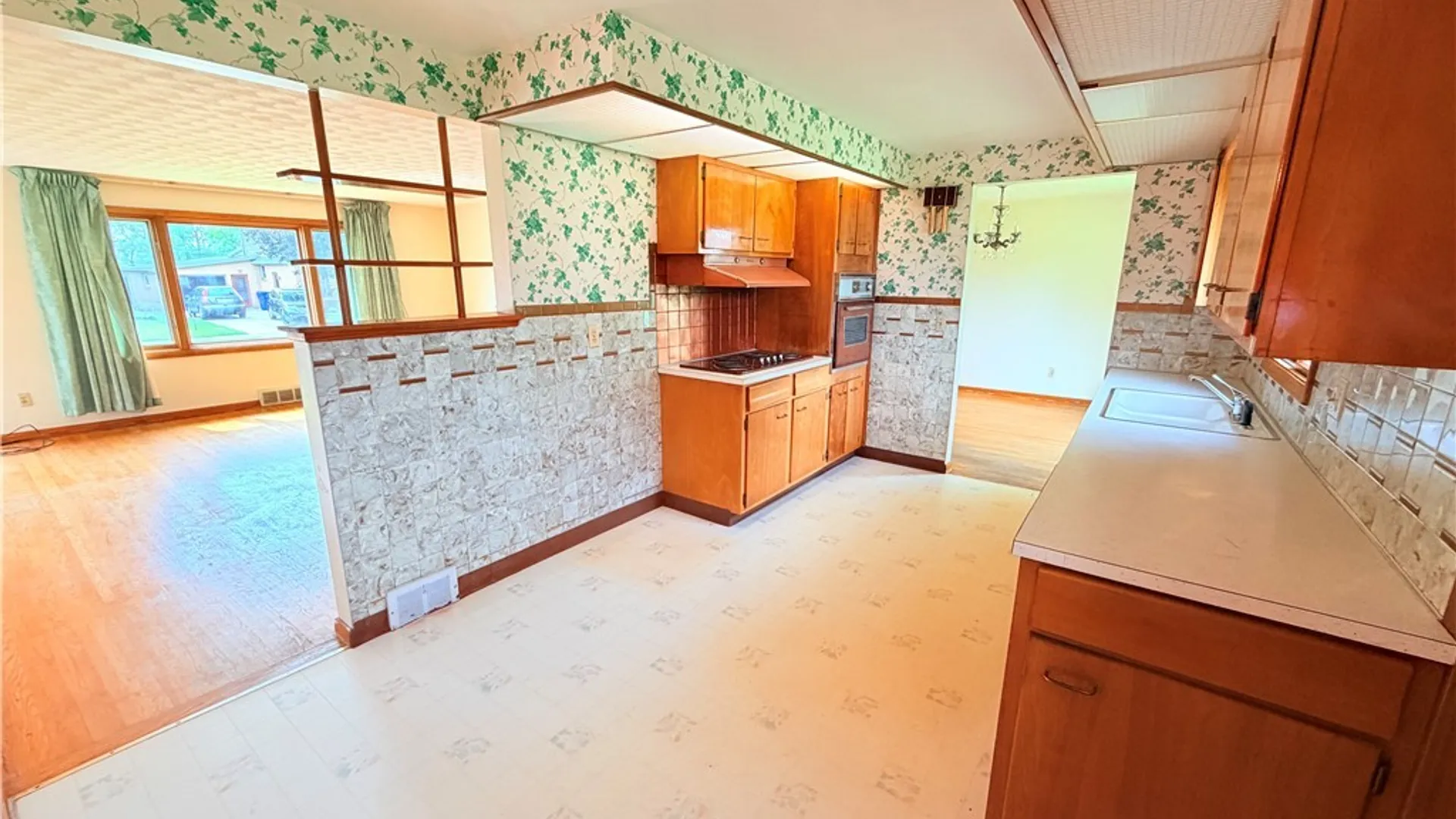 Property at 45 Charlescrest Court, West Seneca, NY 14224 3