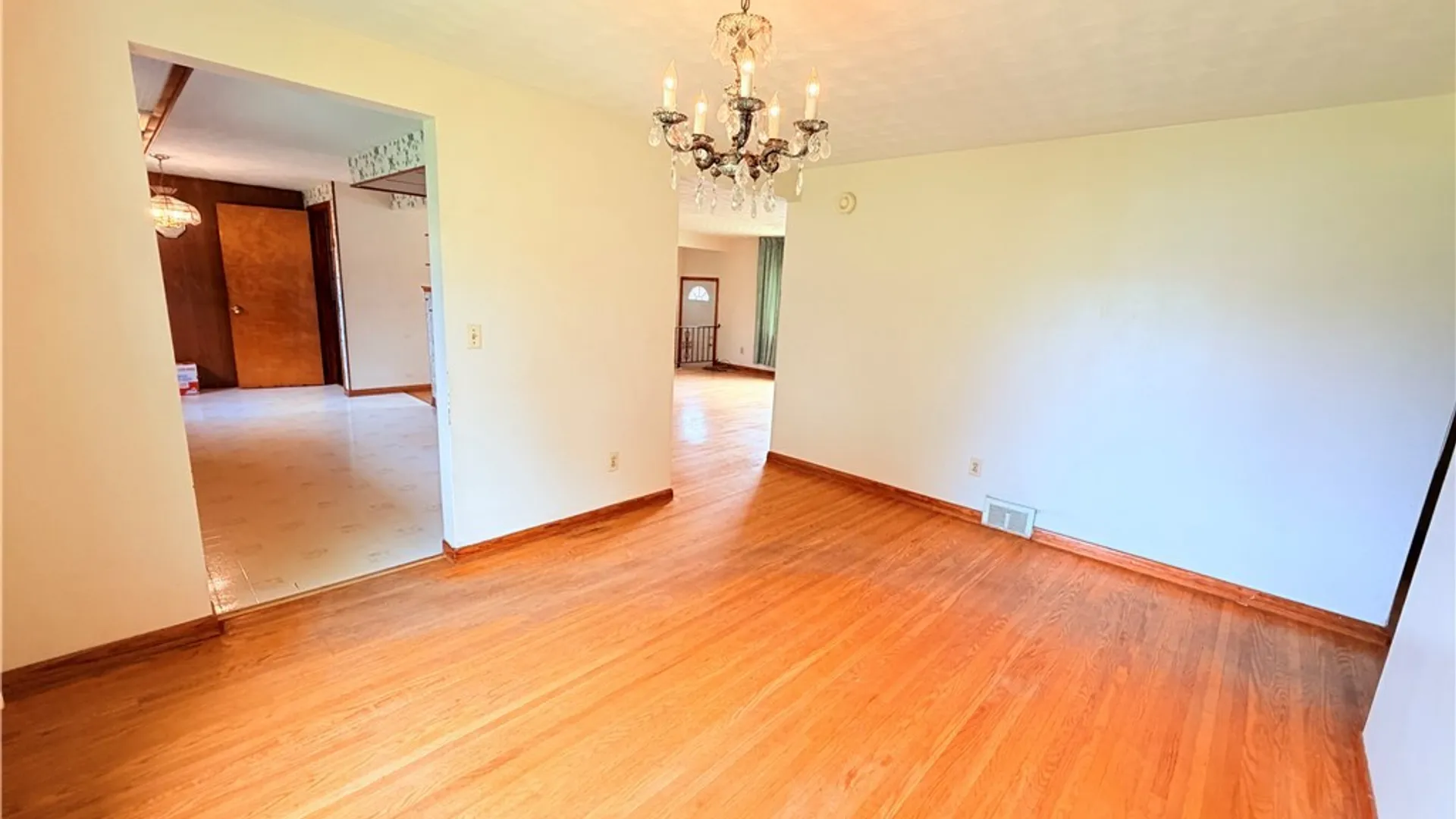 Property at 45 Charlescrest Court, West Seneca, NY 14224 6