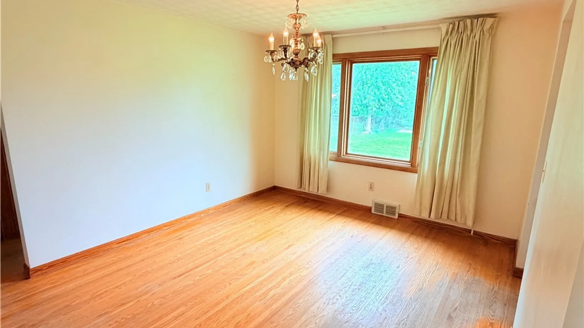 Property at 45 Charlescrest Court, West Seneca, NY 14224 8