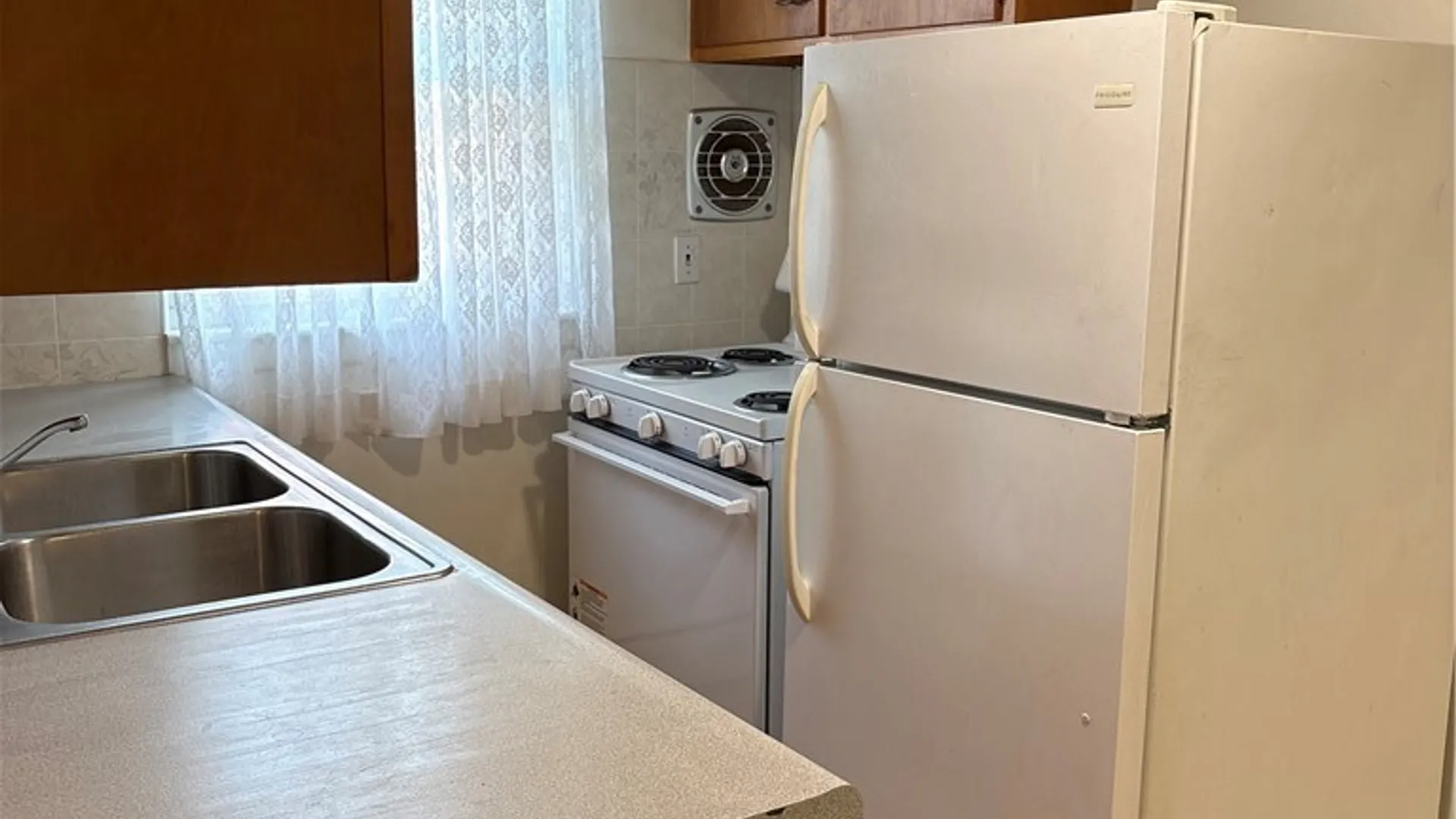 Property at 1025 George Urban Boulevard, Cheektowaga, NY 14225 13