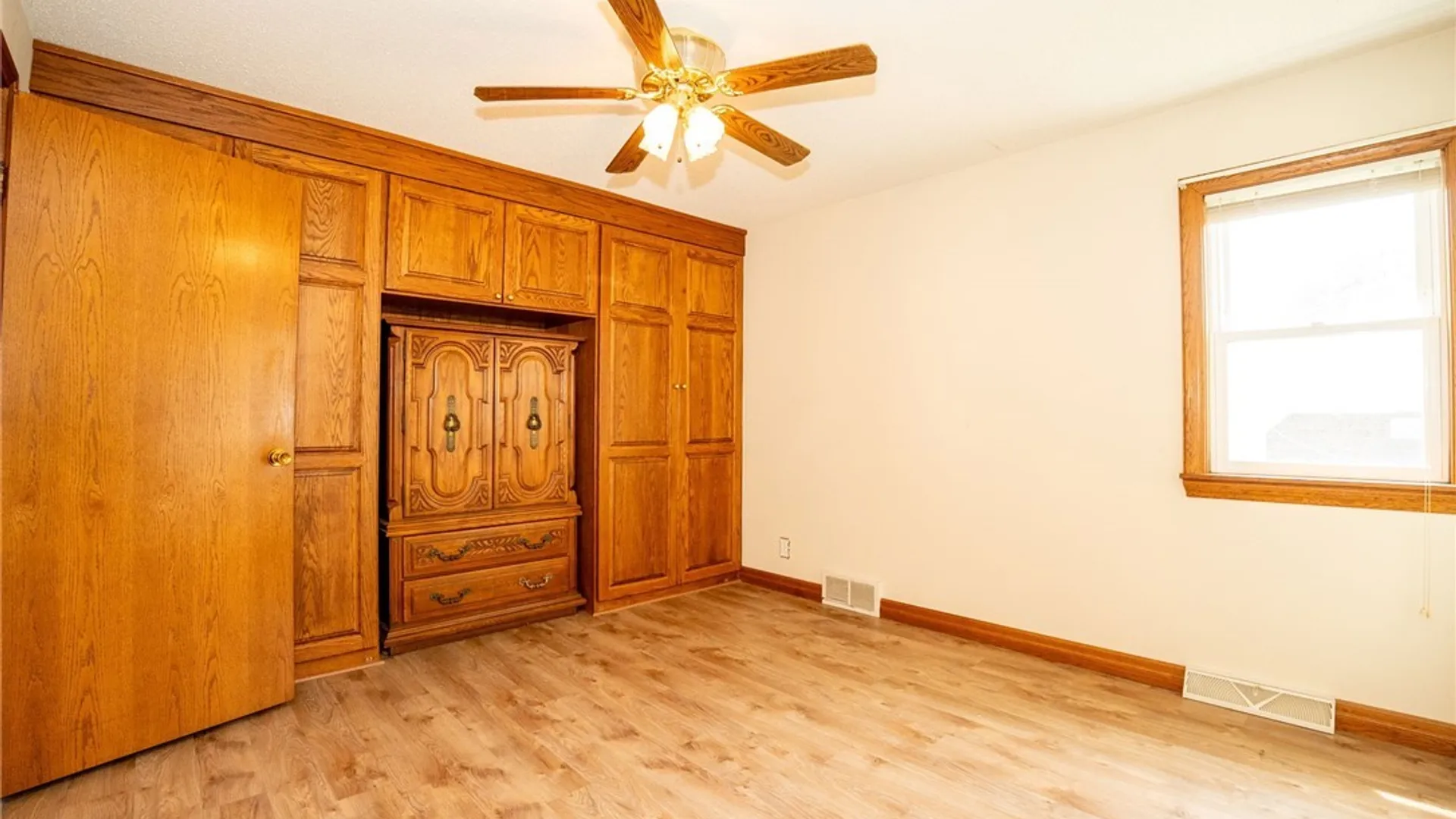 Property at 105 Elm Street, Lackawanna, NY 14218 17