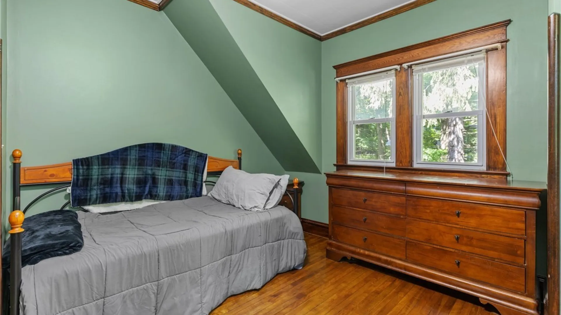 Property at 400 Richfield Avenue, Syracuse, NY 13205 32
