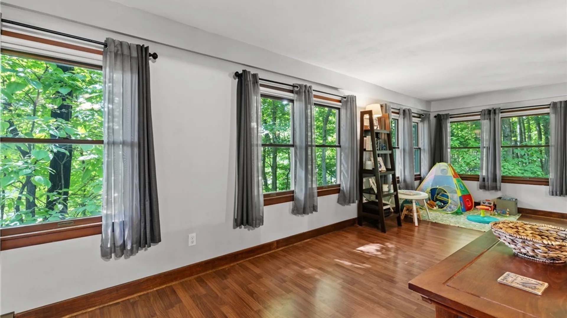 Property at 400 Richfield Avenue, Syracuse, NY 13205 7