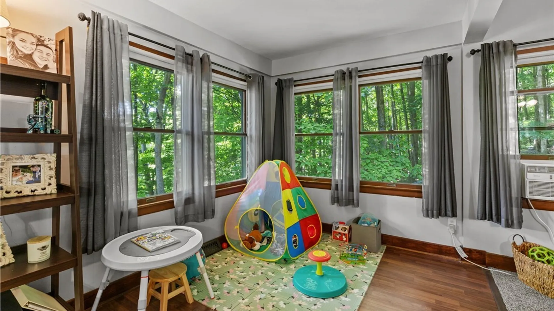 Property at 400 Richfield Avenue, Syracuse, NY 13205 8