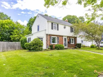 218 Somershire Drive, Irondequoit, NY 14617