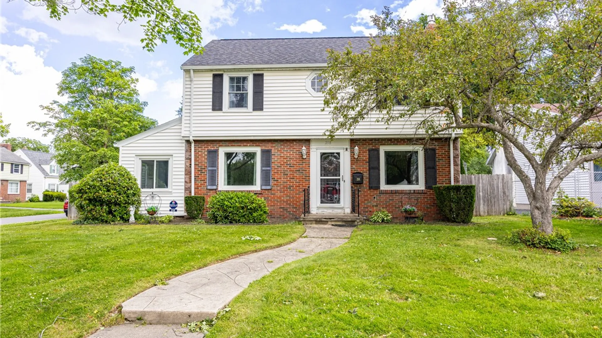 Property at 218 Somershire Drive, Irondequoit, NY 14617 2