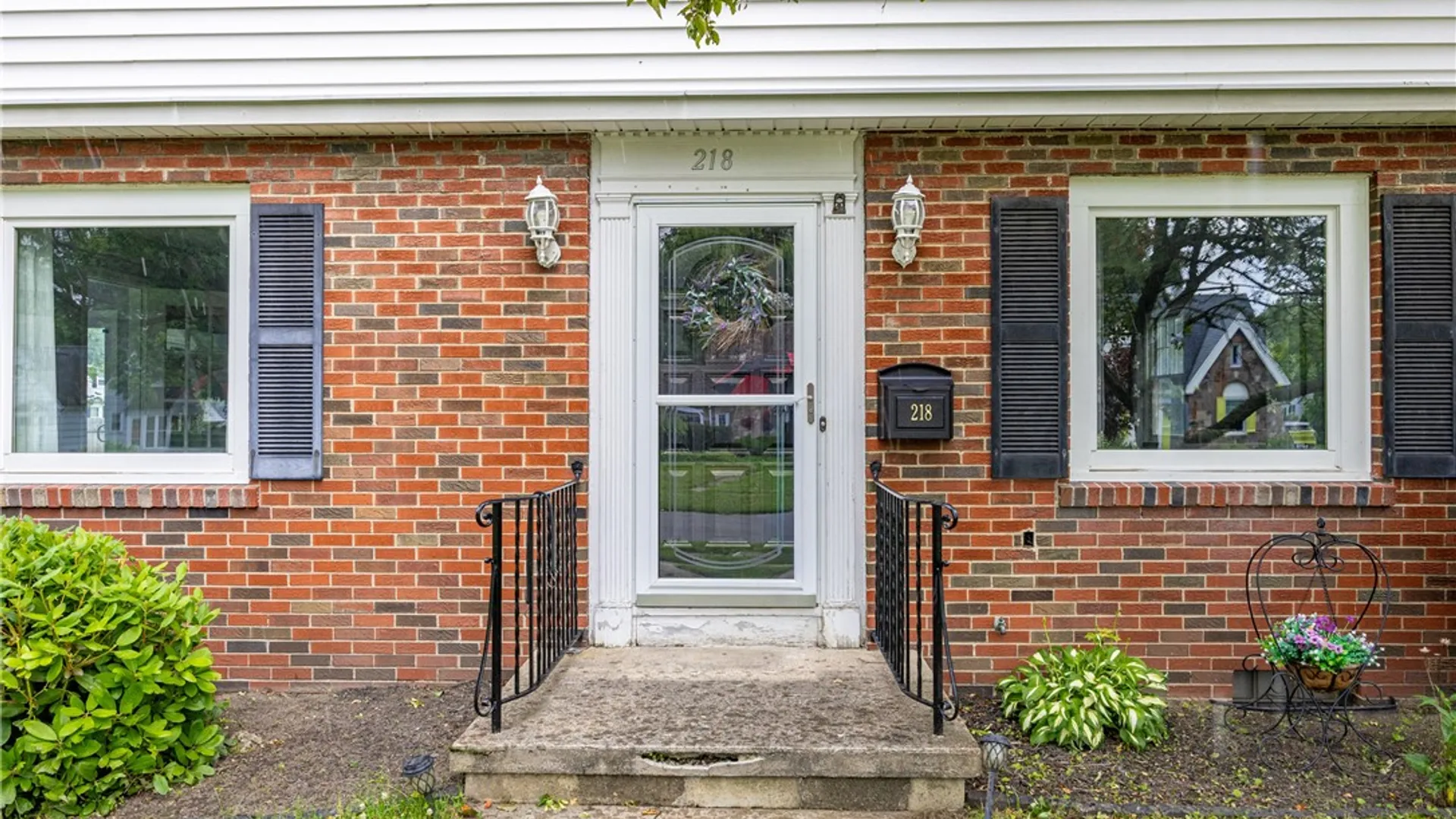 Property at 218 Somershire Drive, Irondequoit, NY 14617 3