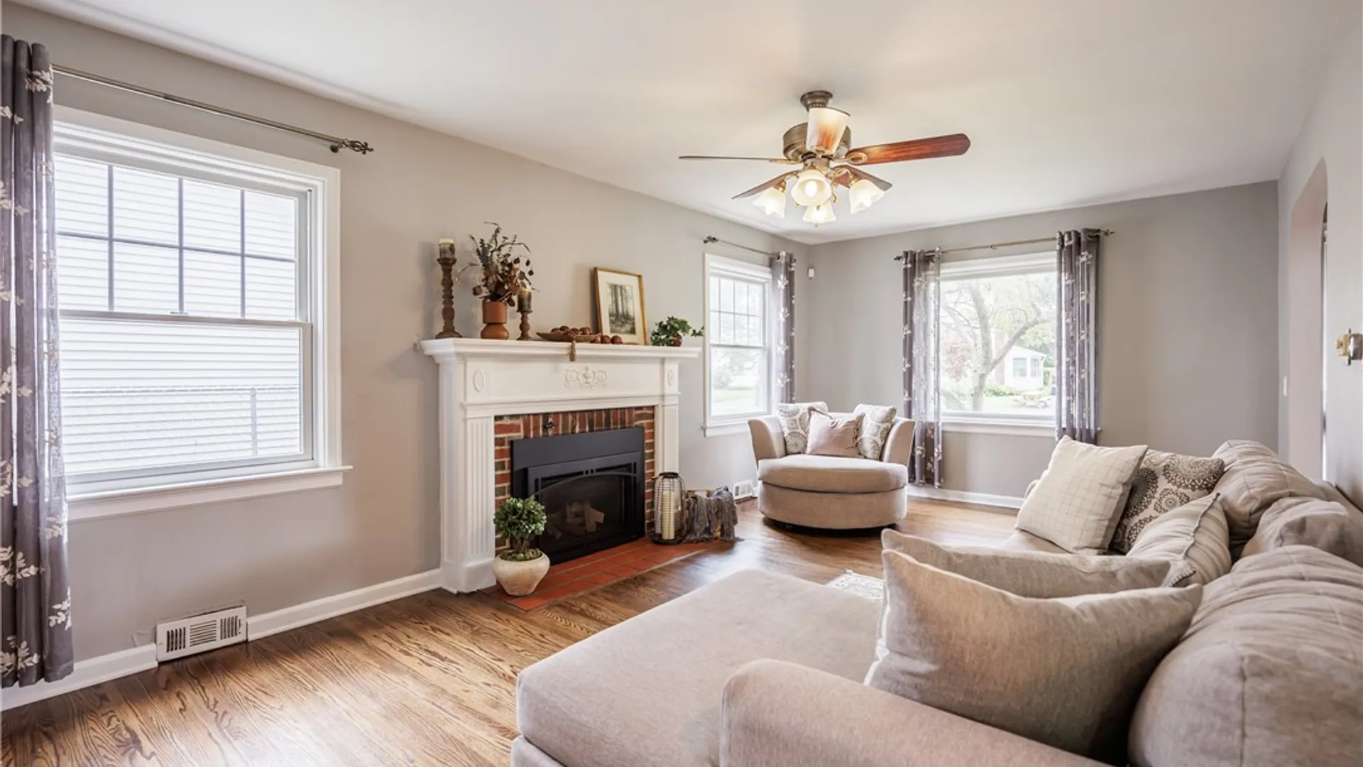 Property at 218 Somershire Drive, Irondequoit, NY 14617 6