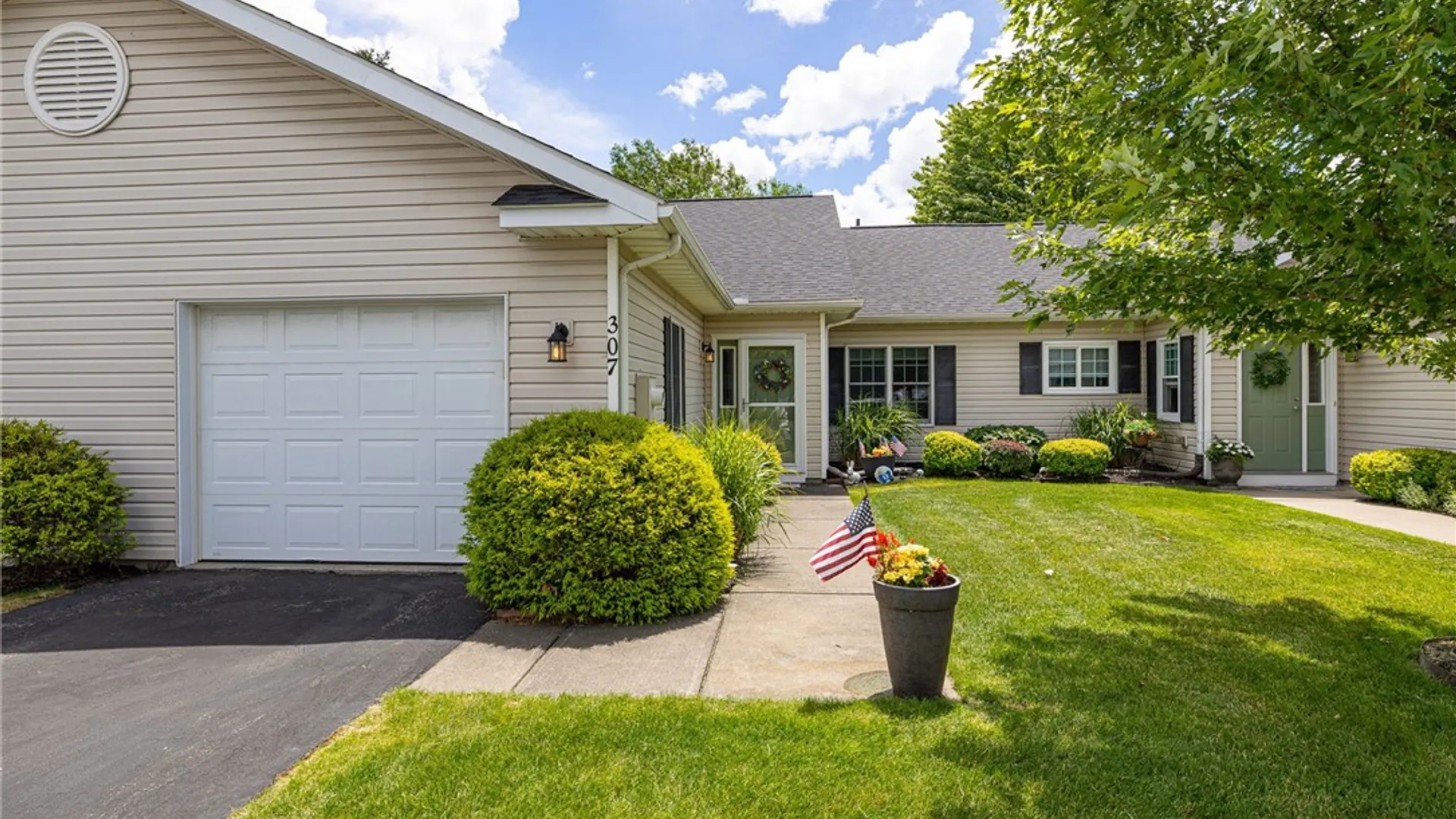 Property at 307 Walker Drive, Canandaigua City, NY 14424 25