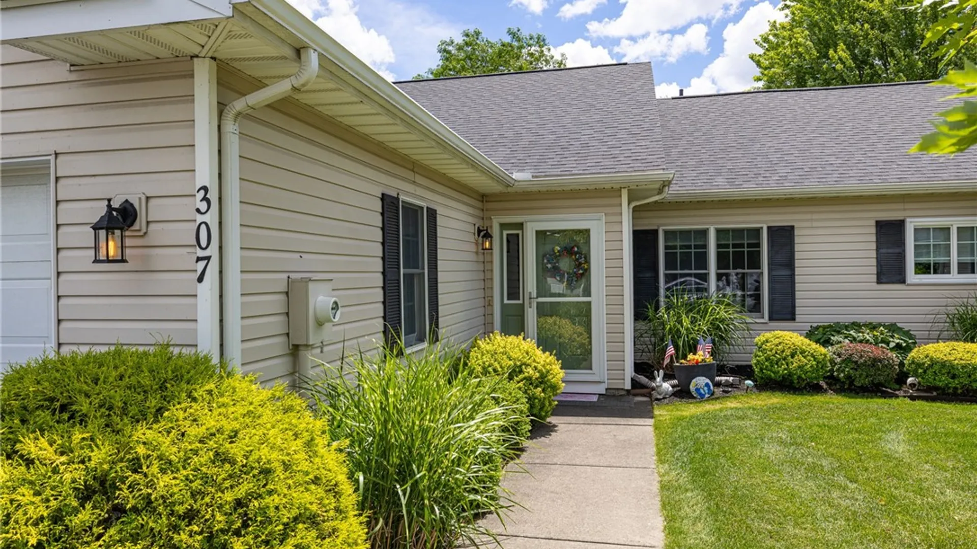 Property at 307 Walker Drive, Canandaigua City, NY 14424 3