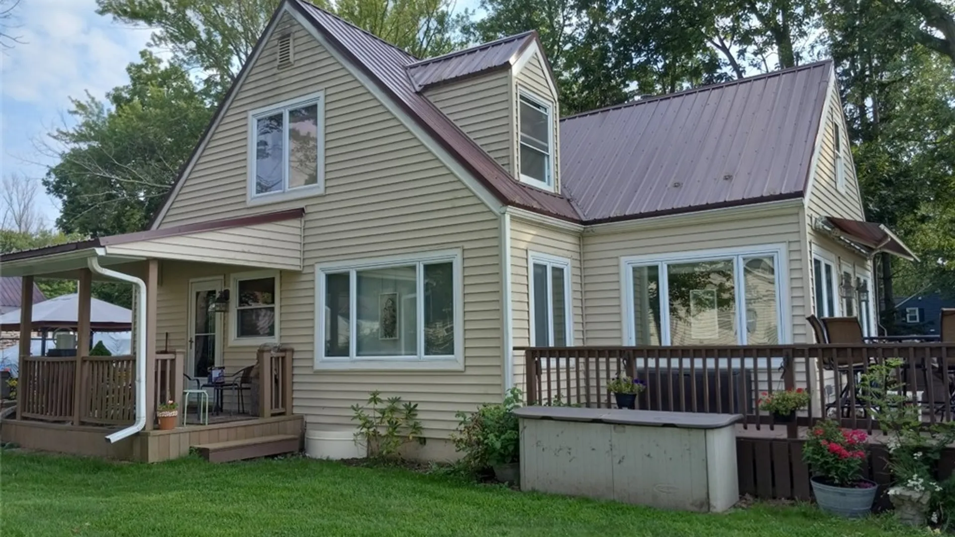 Property at 9802 Shorecliff Road, Evans, NY 14006 2