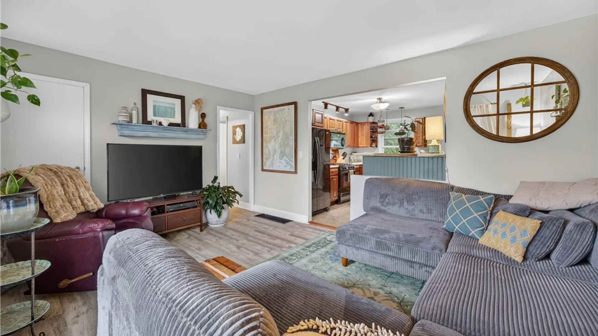 Property at 107 Canandaigua Avenue, Canandaigua City, NY 14424 15