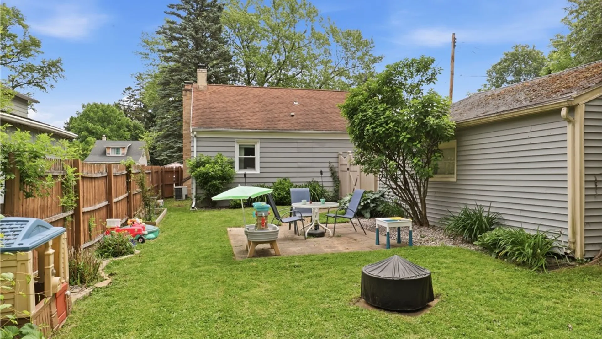 Property at 23 Montcalm Drive, Irondequoit, NY 14617 25