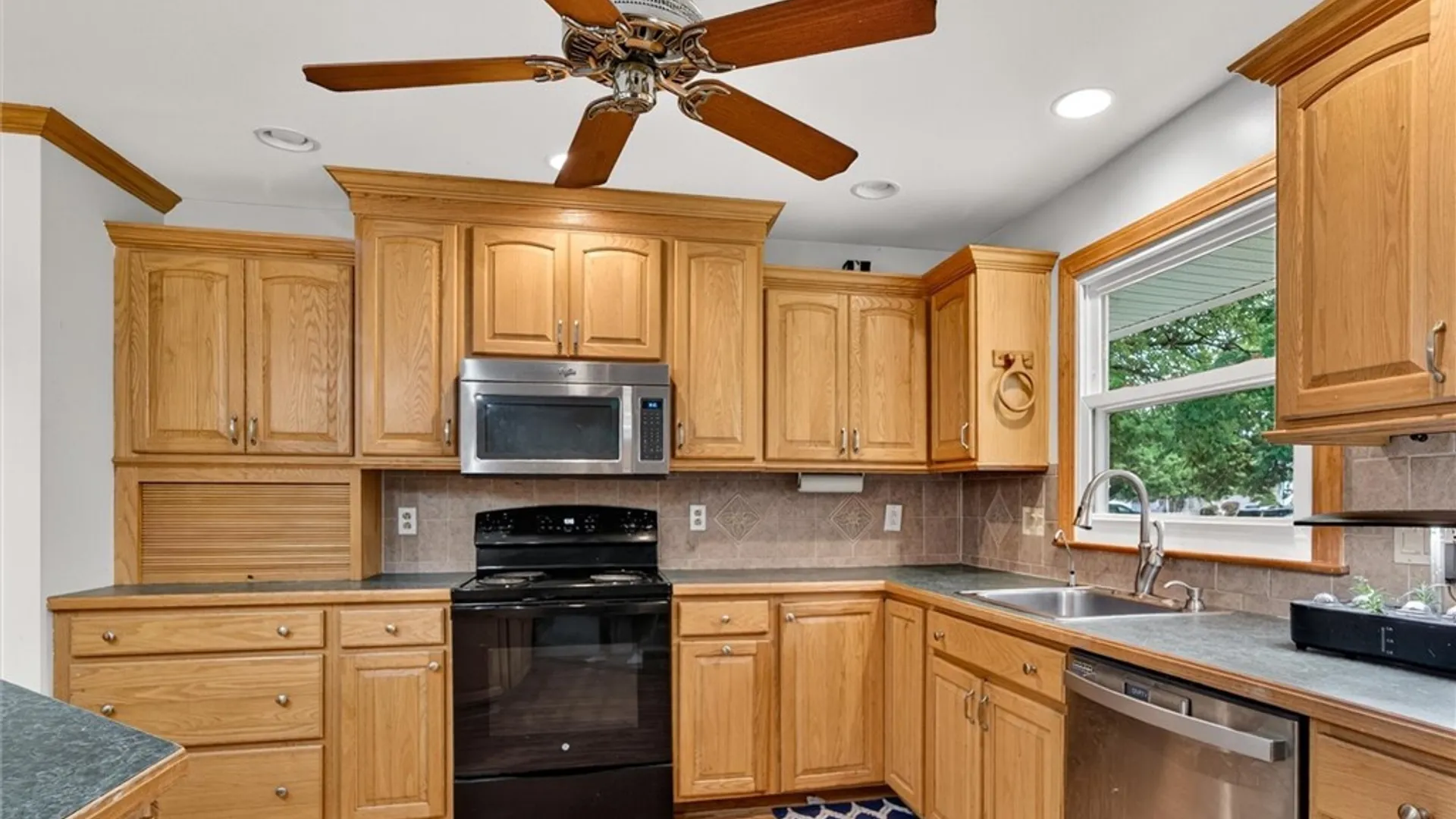 Property at 15 Vermont Avenue, Lockport City, NY 14094 18